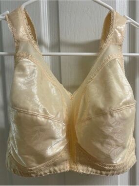 Playtex 18 Hour Bra #4693 Size 36DD Beige
